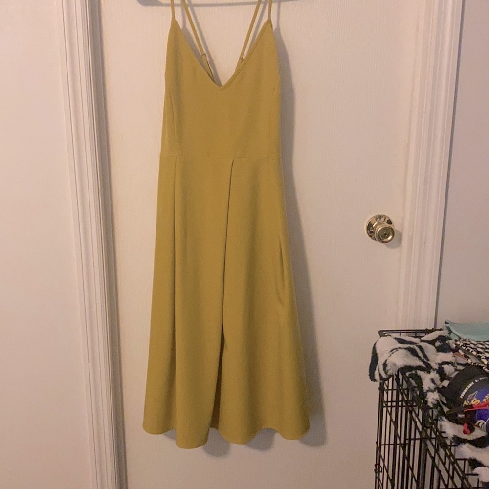 Yellow cross back dress with pockets